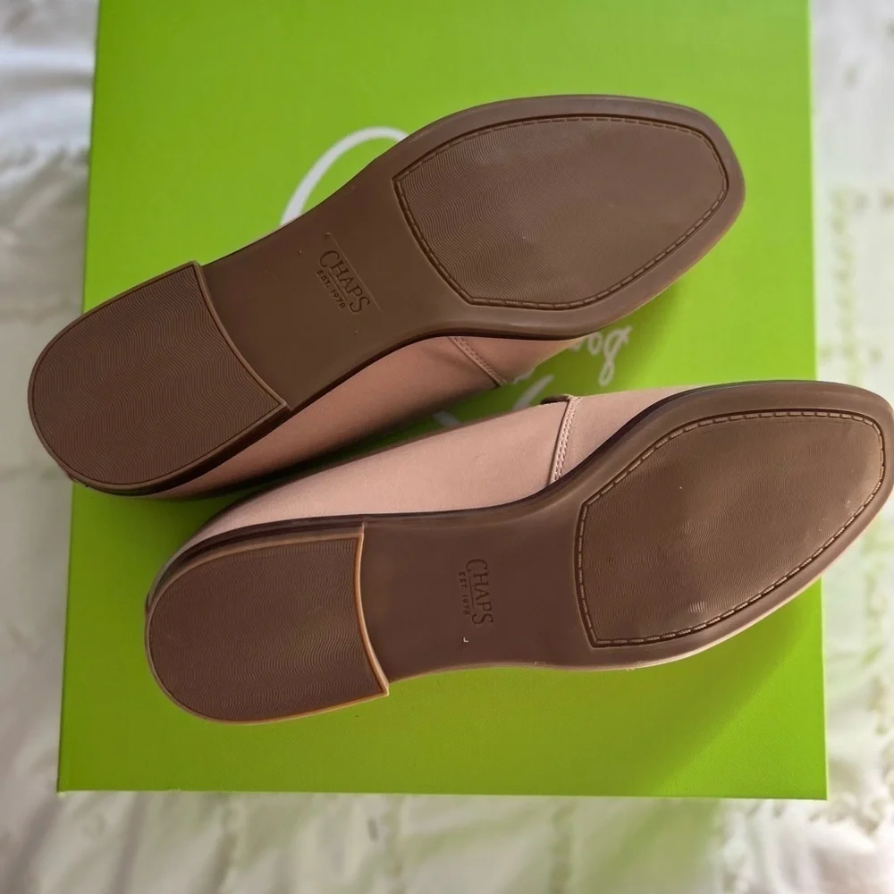 Chaps Women's Ameillia Faux Leather Loafers Size 10 NWOT Neutral Minimalist Chic